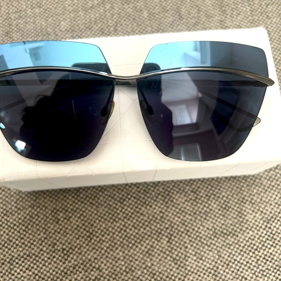 CHRISTIAN DIOR oversized SUNGLASSES - Picture 2 of 7